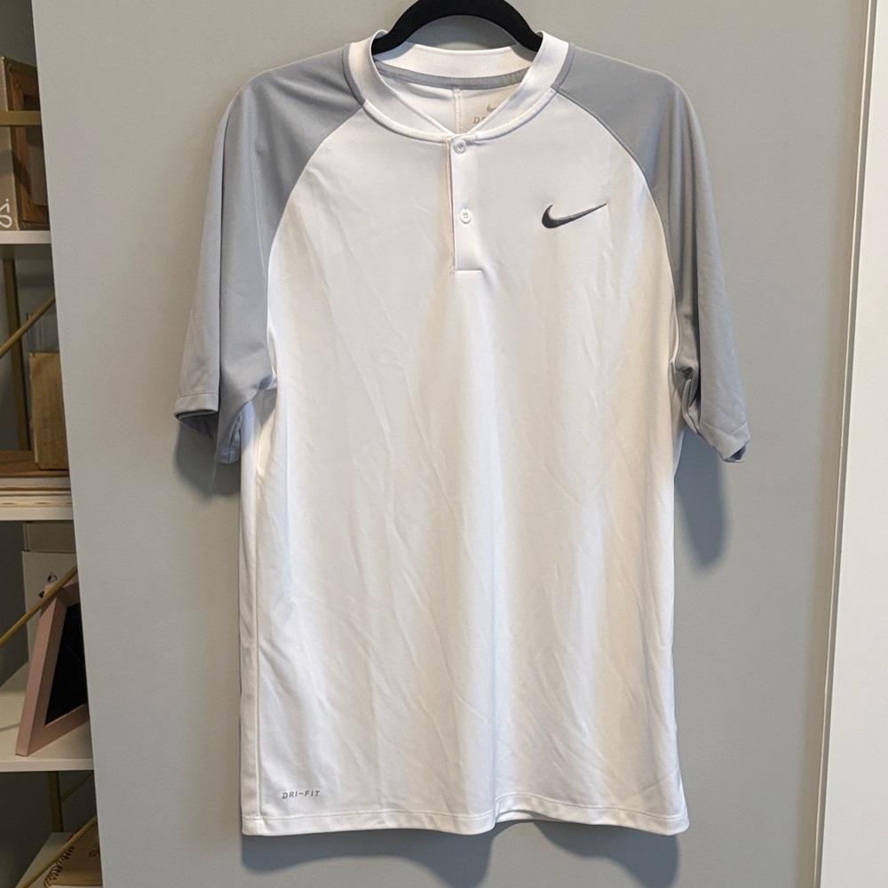 Nike Men's White and Gray Casual Shirt
